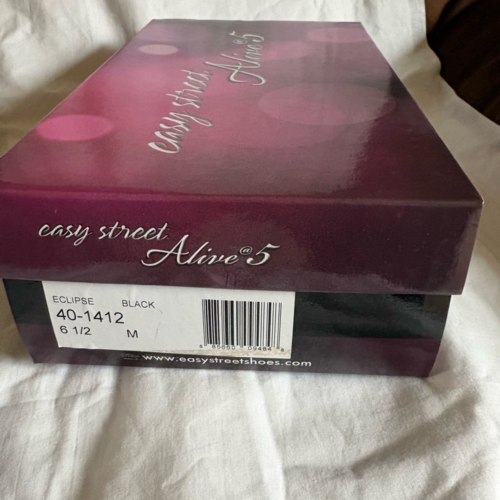 Easy Street Alive Elegant Black Women's Heels size 6 1/2 M New - Picture 7 of 8